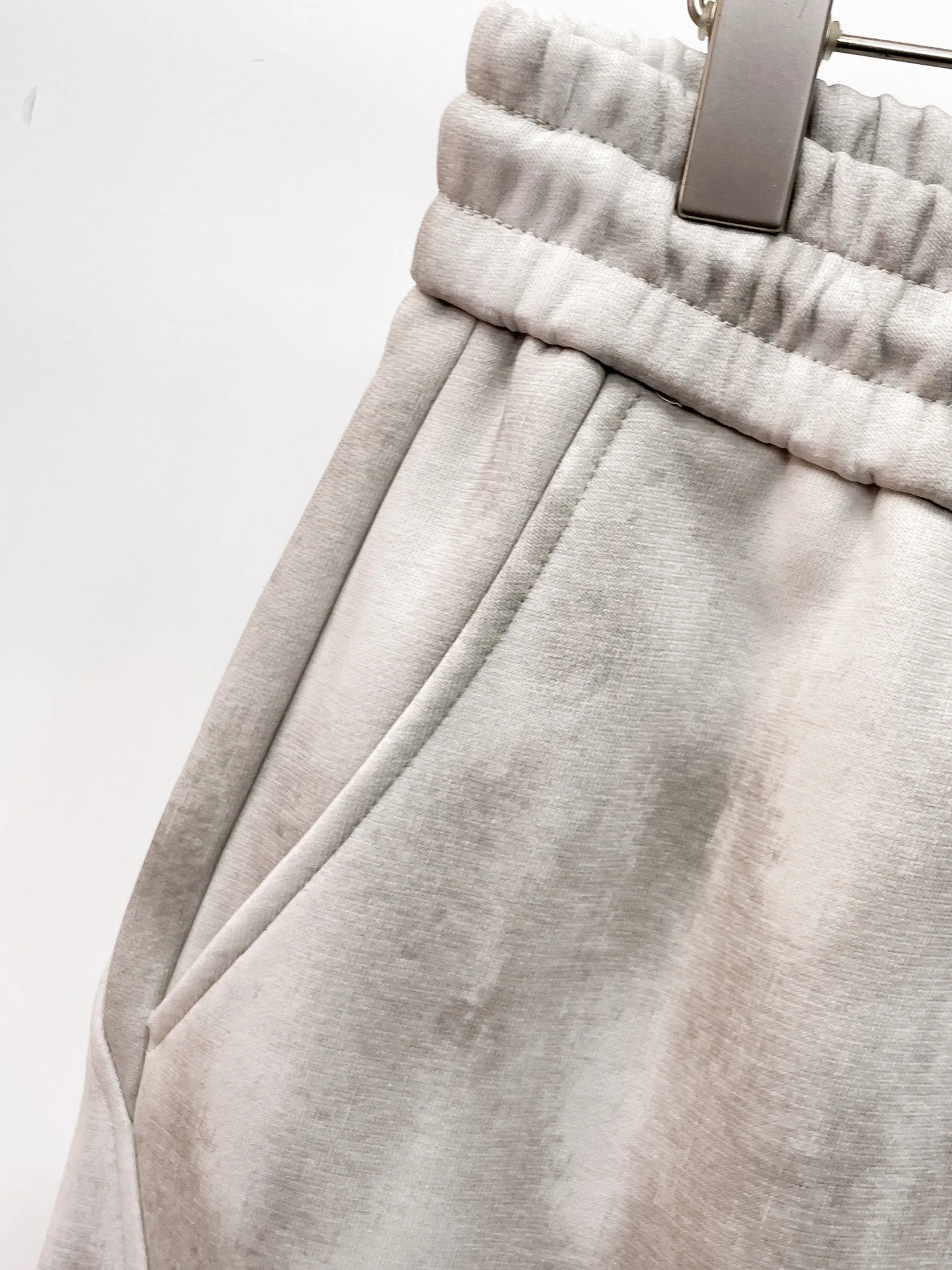 Balenciaga 🆕2026 Autumn and Winter New Arrival Casual Pants! The official website will be released simultaneously. Brand Classic LOGO casual pants, customized fabrics, excellent comfort and strong touch. Highly recognisable, perfect appearance and craftsmanship. Size:M-3XL